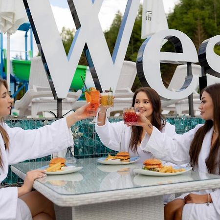 Westhills Cottage Town & Spa Bukovel Luaran gambar
