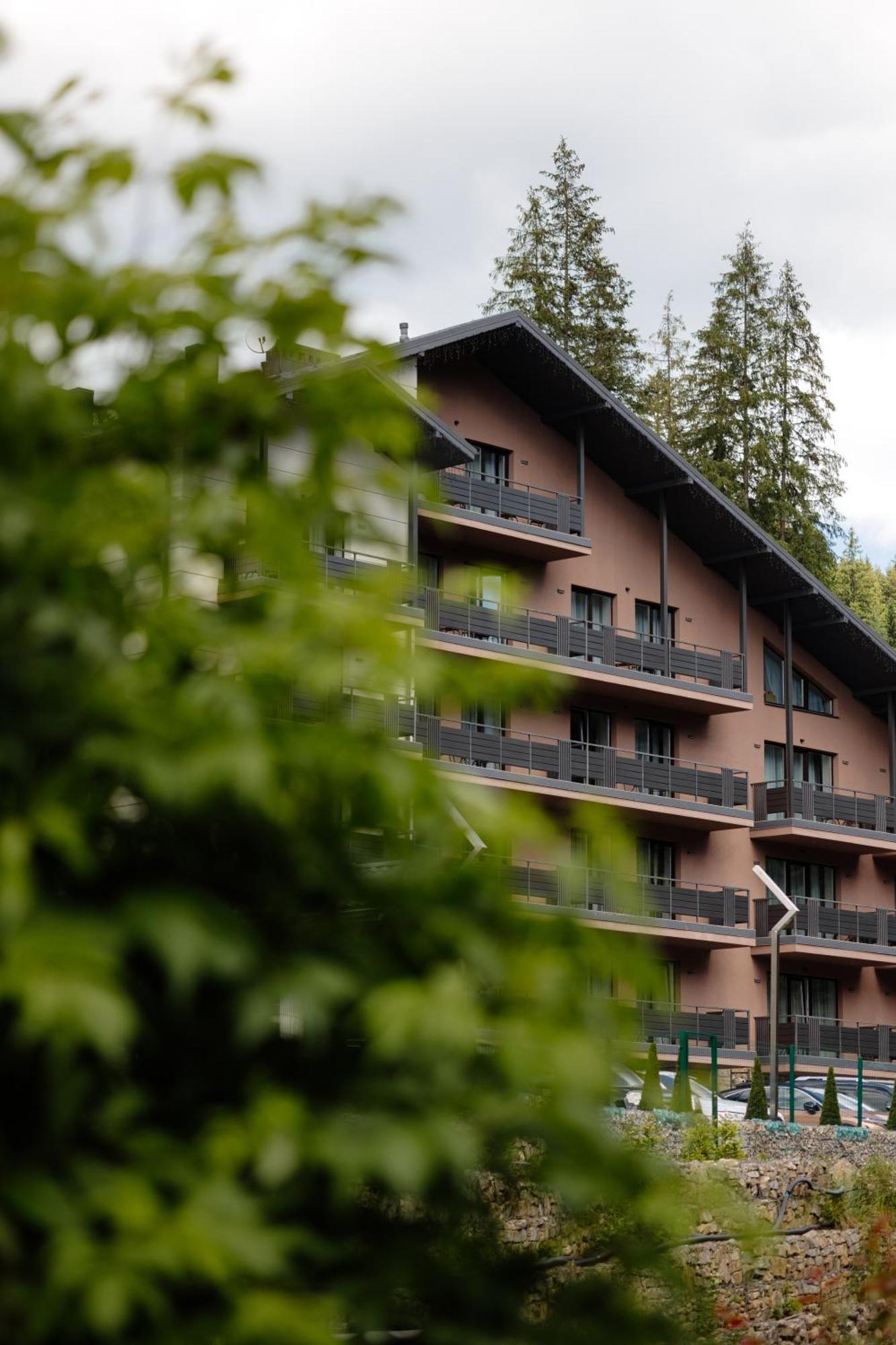 Westhills Cottage Town & Spa Bukovel Luaran gambar