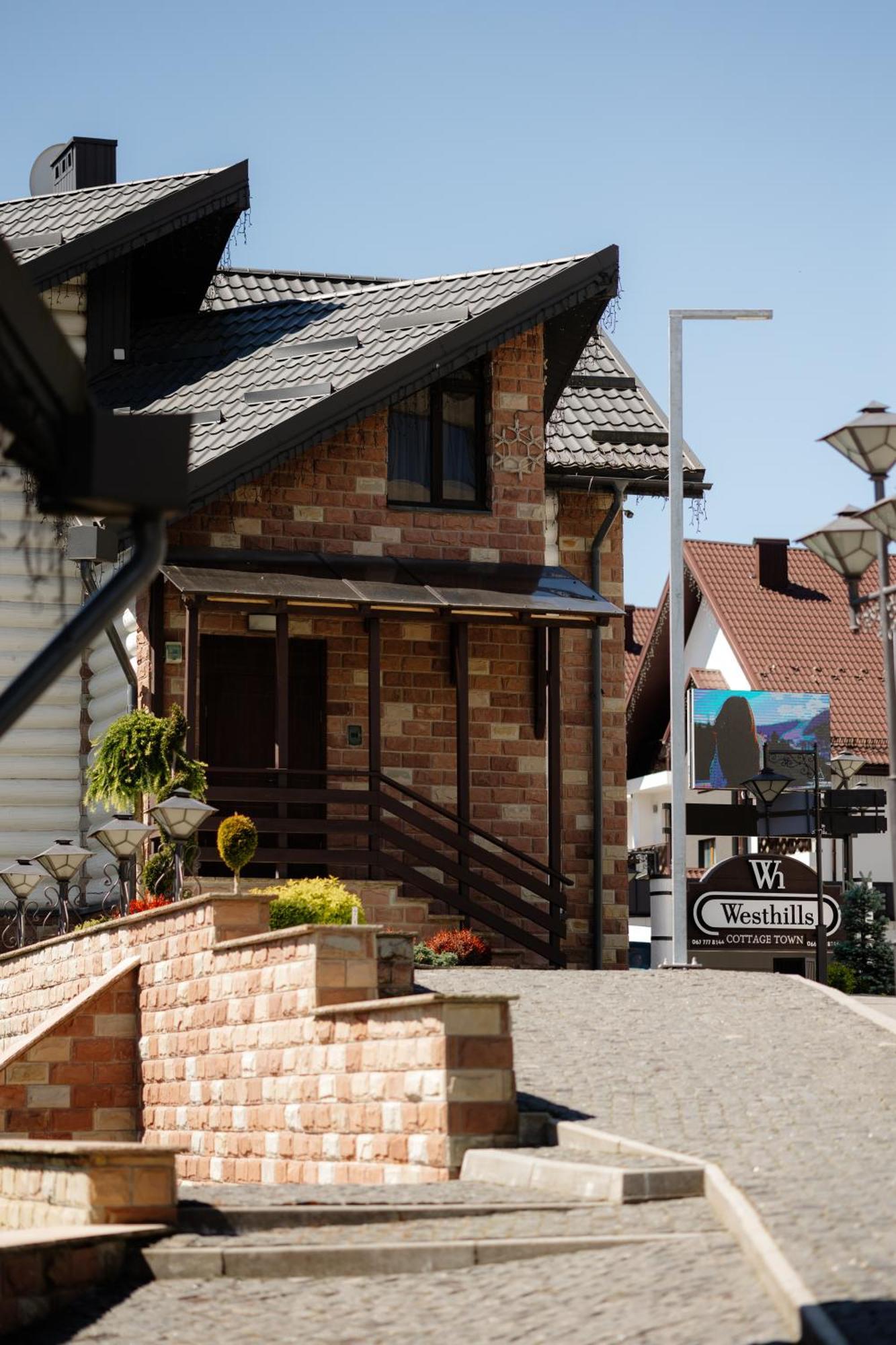 Westhills Cottage Town & Spa Bukovel Luaran gambar