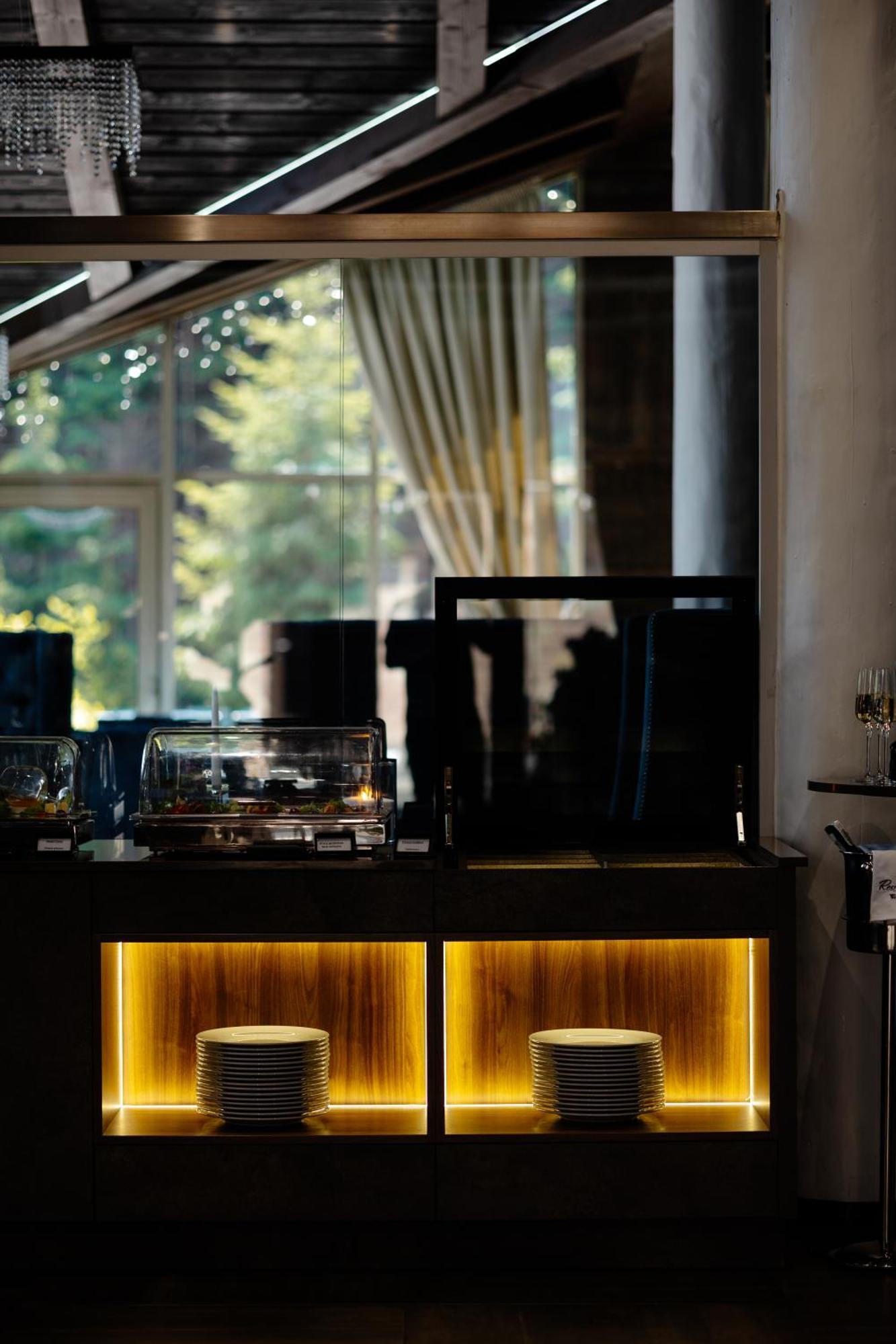 Westhills Cottage Town & Spa Bukovel Luaran gambar