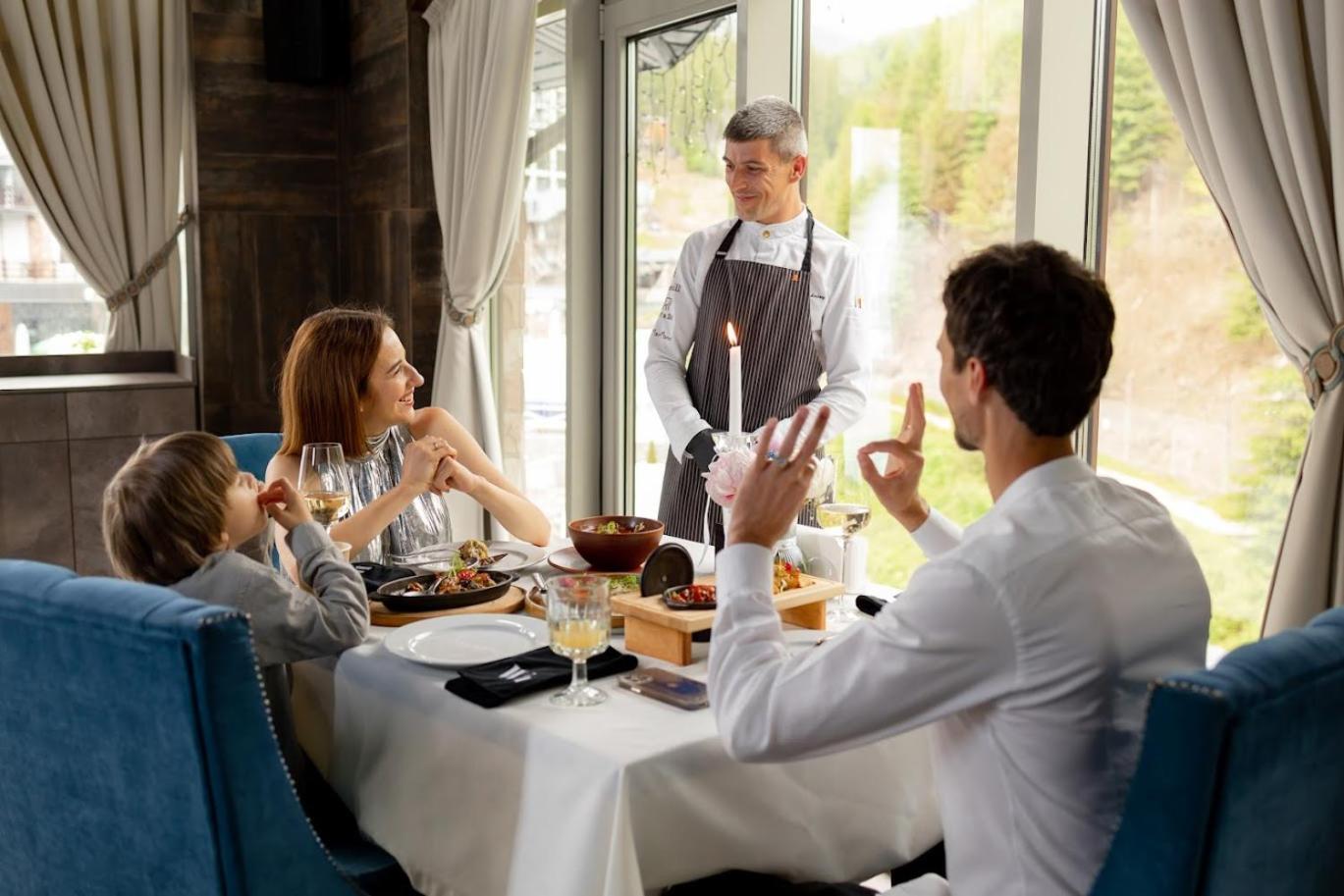 Westhills Cottage Town & Spa Bukovel Luaran gambar