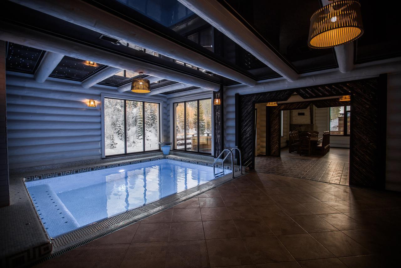 Westhills Cottage Town & Spa Bukovel Luaran gambar