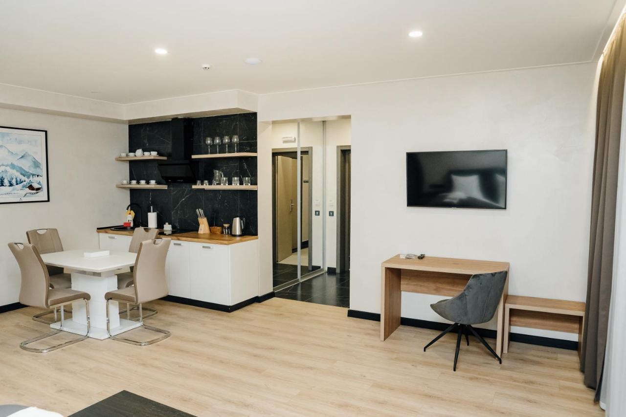 Westhills Cottage Town & Spa Bukovel Luaran gambar
